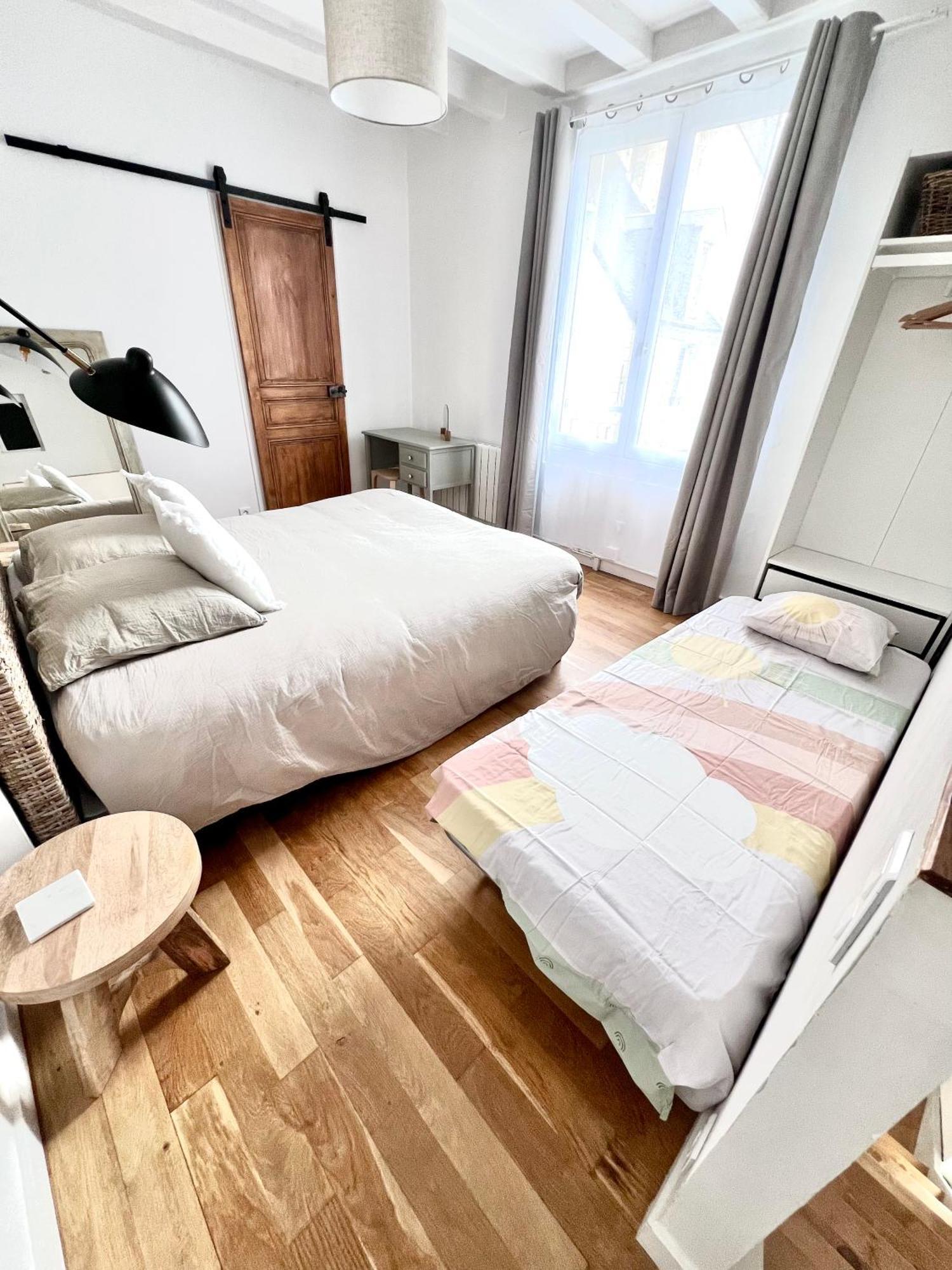 שינון Le Jeanne, Appartement En Duplex Proche Forteresse Et Centre Ville מראה חיצוני תמונה